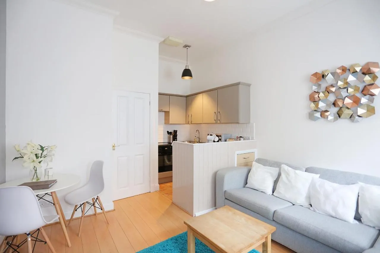 Dalmeny Street Apartment Edinburgh
